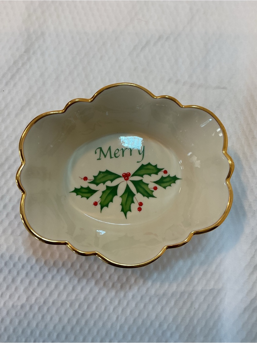Holiday 'Merry' Holly Scalloped Serving Bowl - Gold Trim